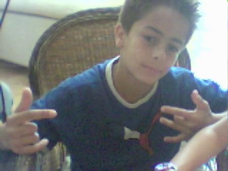 _- HuGo-_